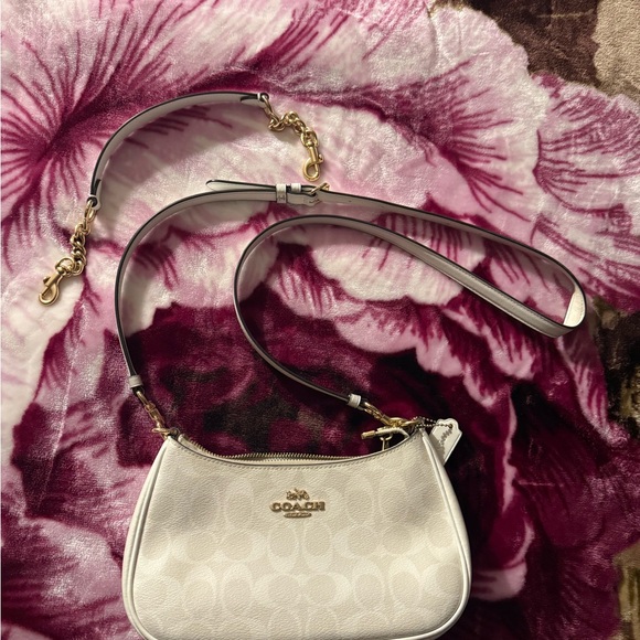 Coach Teri Shoulder Bag - Picture 6 of 9